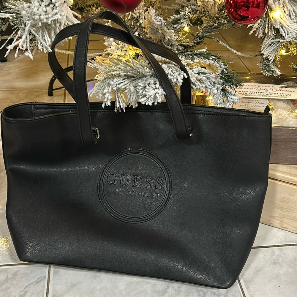 Guess Los Angeles 
Womens Purse Bag Rodney Carry All Classic Black